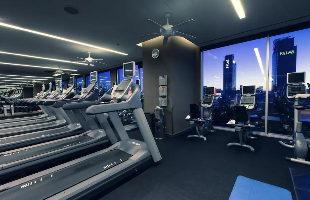 Luxury Suites At Palms Place-1